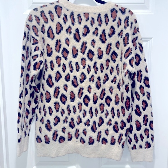 Boutique leopard sweater animal print eyelash soft Crewneck pullover cream brown - Picture 4 of 4